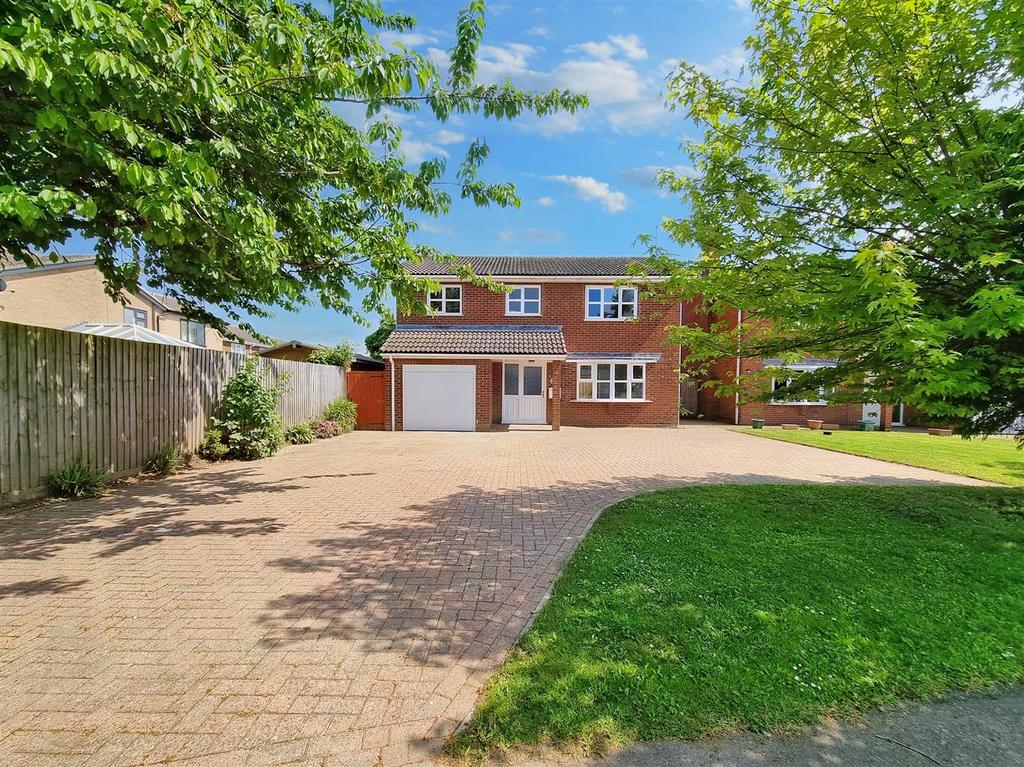Monks House Lane, Spalding 4 bed detached house £350,000