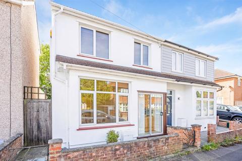 60 Ferndale Road, Banstead, SM7 2EX