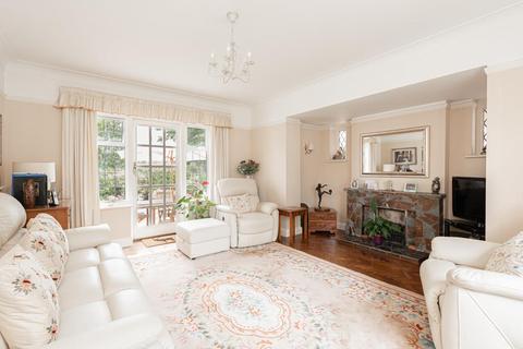 Romany Cottage Tattenham Crescent, Epsom, KT18 5NU