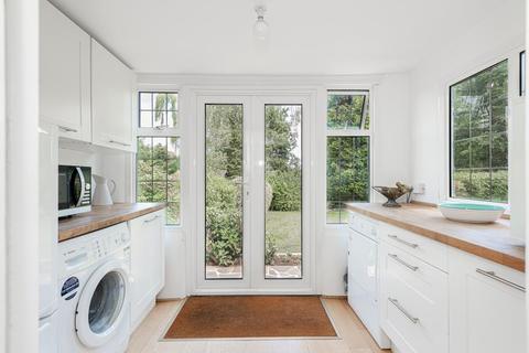 Romany Cottage Tattenham Crescent, Epsom, KT18 5NU
