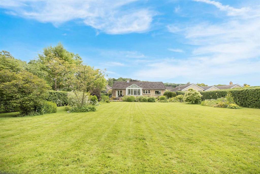 Wyebank Grove, Bakewell 2 bed detached bungalow £575,000