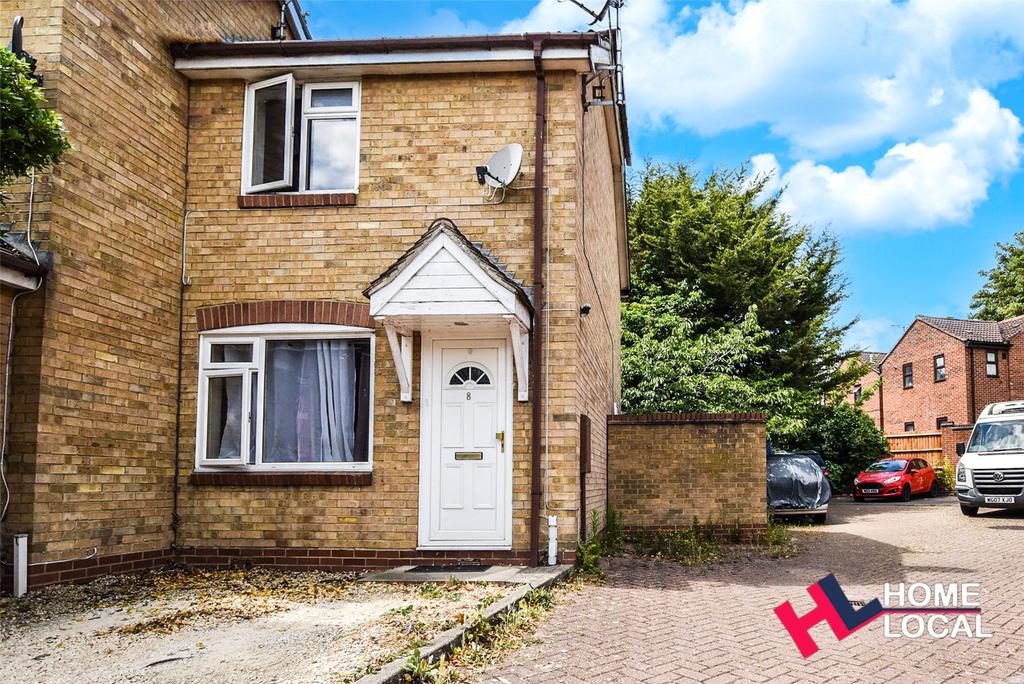 Gloucester Crescent, Chelmsford, Essex, CM1 2 bed semidetached house