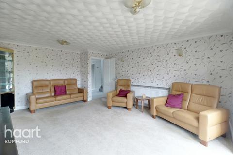8 Lower Bedfords Road, Romford, RM1 4LY
