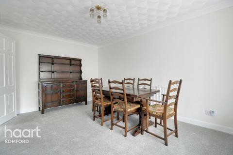 8 Lower Bedfords Road, Romford, RM1 4LY