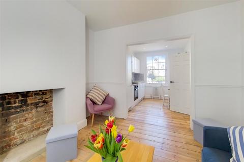 3 bedroom terraced house to rent - York Square, London, E14