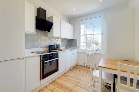 3 bedroom terraced house to rent, York Square, London, E14
