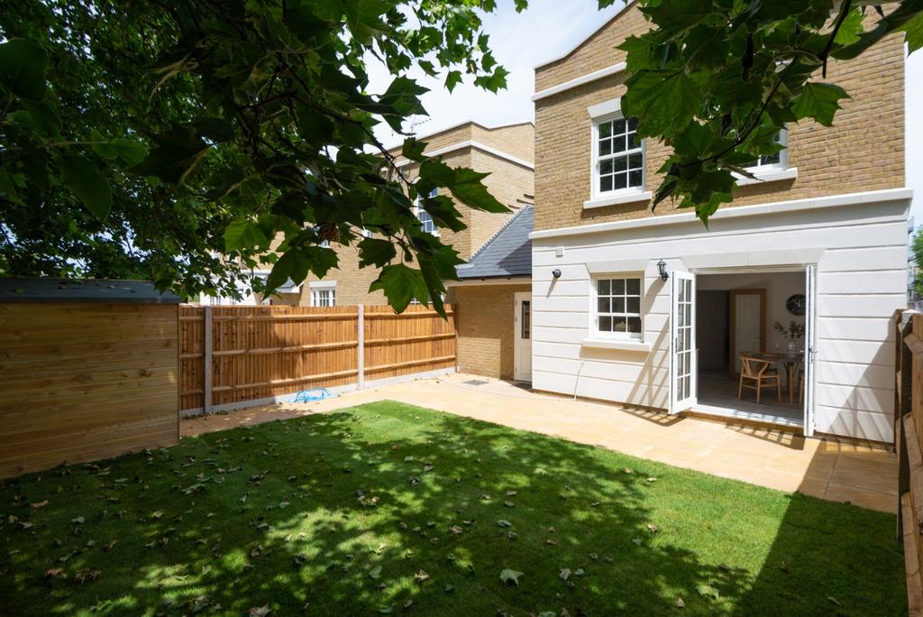 Plot 13 Kingfisher Close, Canterbury 3 bed semidetached house £450,000