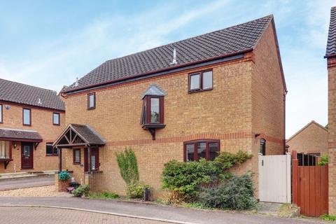 3 bedroom detached house for sale - Circus End, Duston, Northampton NN5 6TY