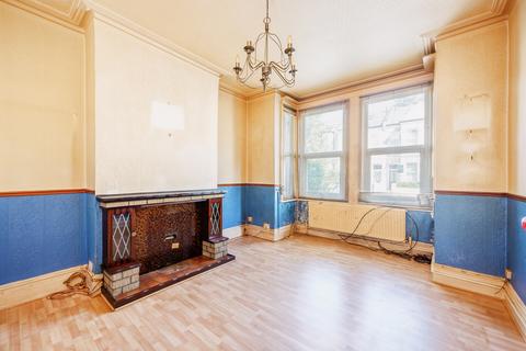 27 Drayton Grove, London, W13 0LA