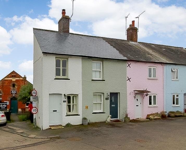 Old Common Road, Chorleywood, WD3 1 bed end of terrace house £265,000