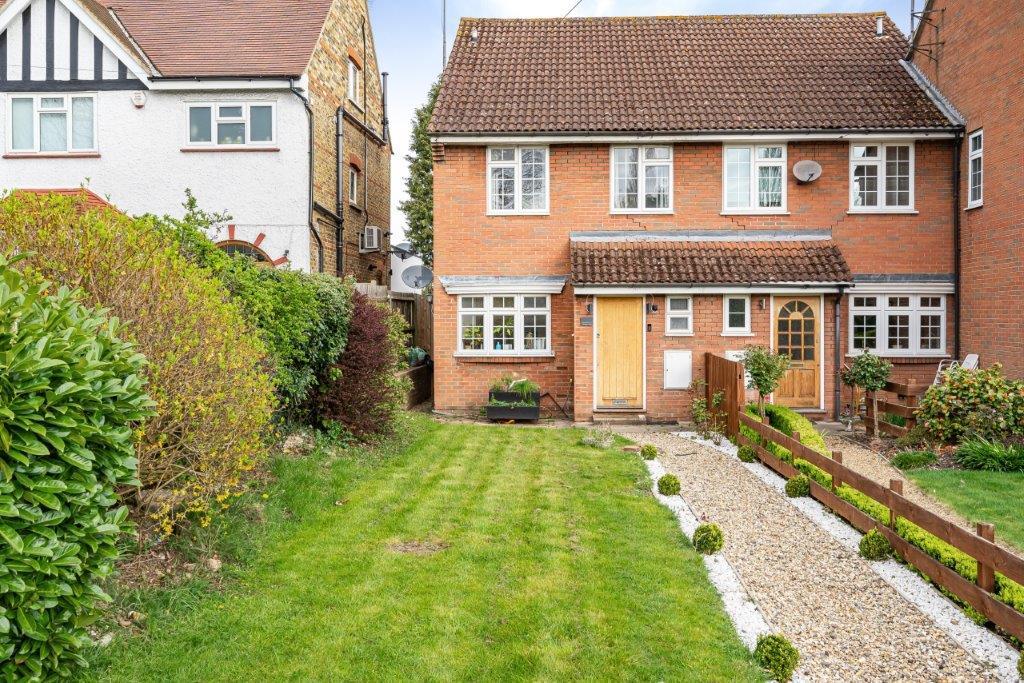 Uxbridge Road, Rickmansworth, WD3 3 bed house £675,000