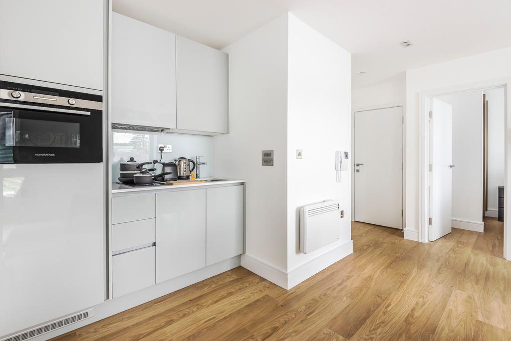 Langwood House, 6381 High Street, Rickmansworth, WD3 1 bed apartment £289,999