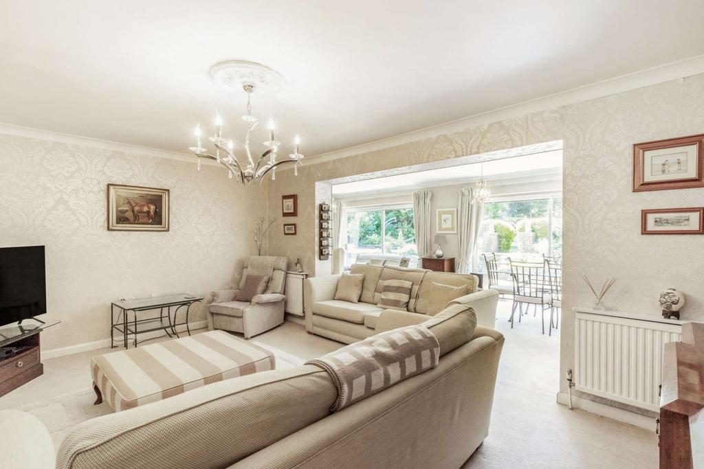 The Mount, Rickmansworth, WD3 5 bed detached bungalow £1,425,000