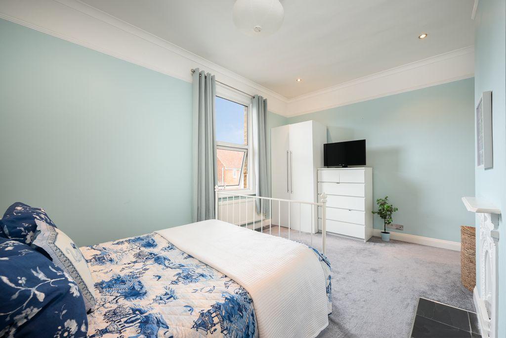 Bedroom 1 (Double)