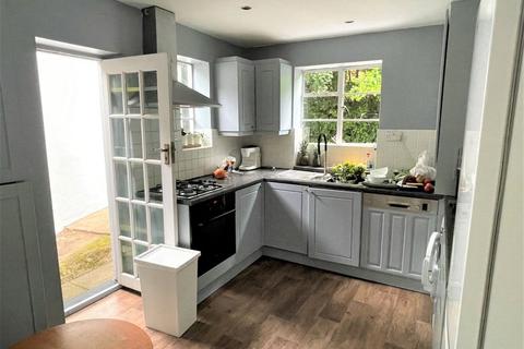 3 bedroom semi-detached house to rent, Howard Walk, Hampstead Garden Suburb