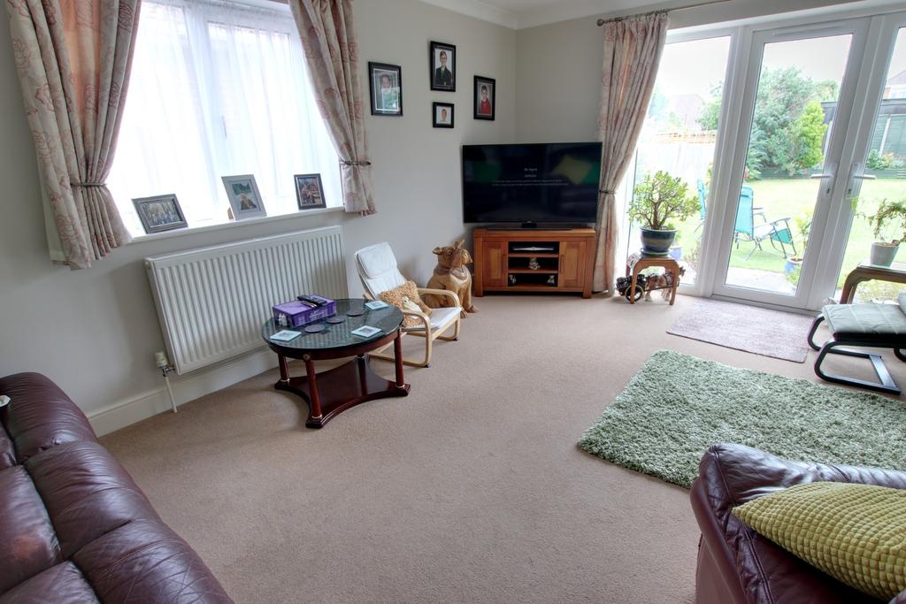 Blackfield Road, Blackfield 3 bed detached bungalow £385,000