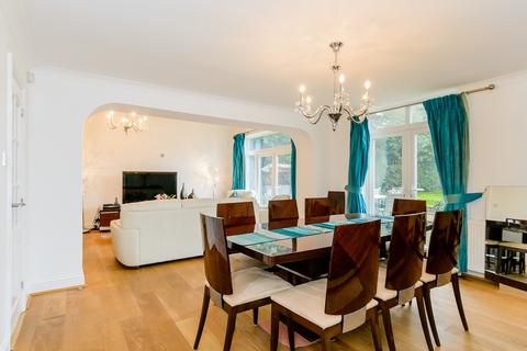 undefined, Uxbridge Road, Pinner, HA5