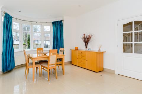 undefined, Uxbridge Road, Pinner, HA5