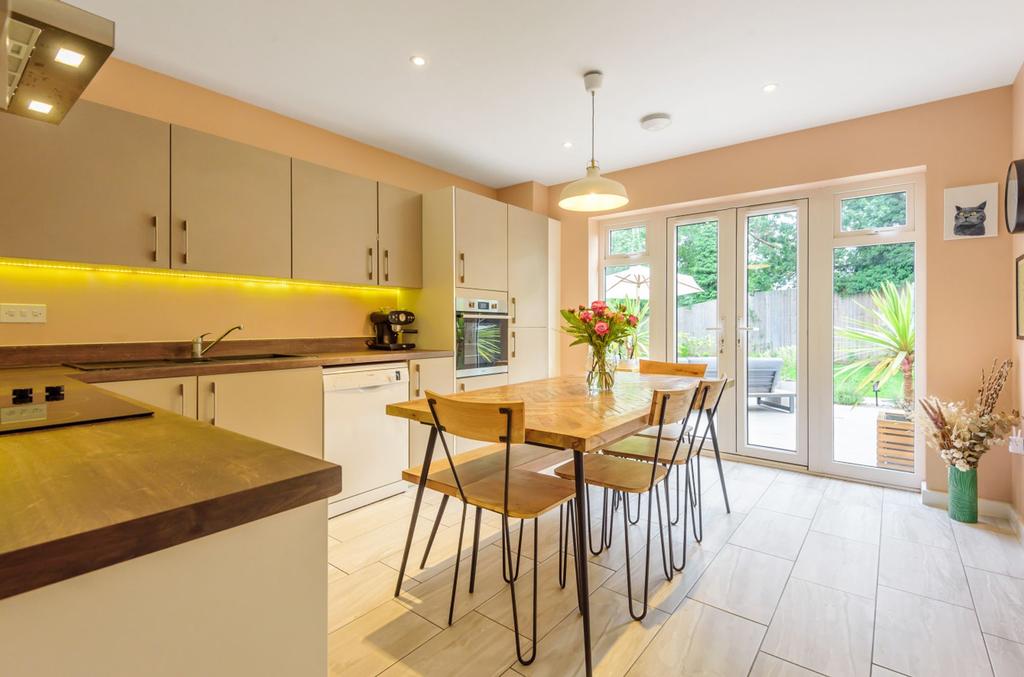 Open Plan Dining  @ Bakers Place