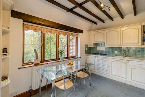 71 Love Lane, Pinner, HA5 3EY