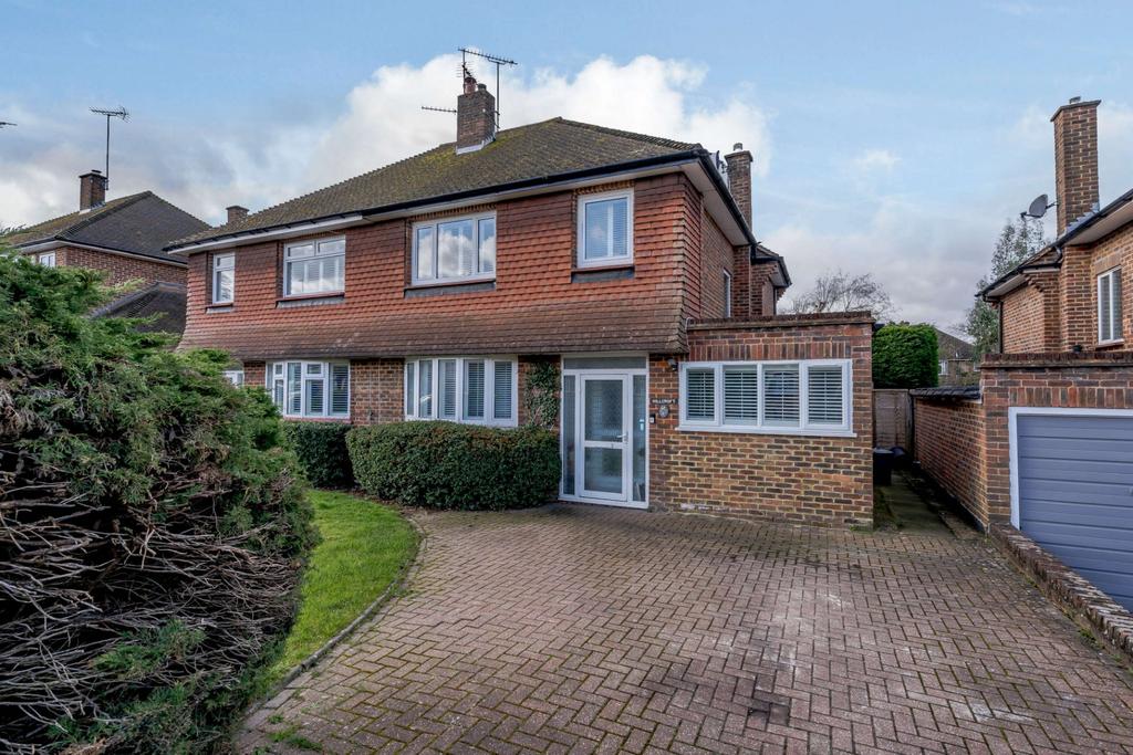 Raisins Hill, Pinner, Middlesex, HA5 3 bed semidetached house £865,000