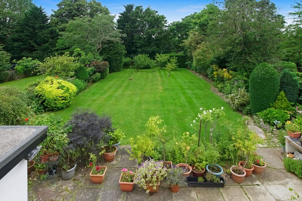 'Russett Lodge' The Avenue, Hatch End, Pinner HA5 3 bed detached house