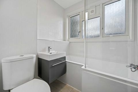4 bedroom flat to rent, Drayton House, Elmington Road, Camberwell, London, SE5 7HL