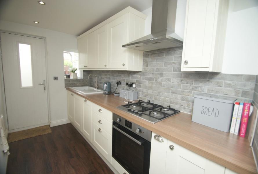 MOORFIELD CRESCENT, PUDSEY, LS28 8BR 3 bed terraced house £895 pcm (£