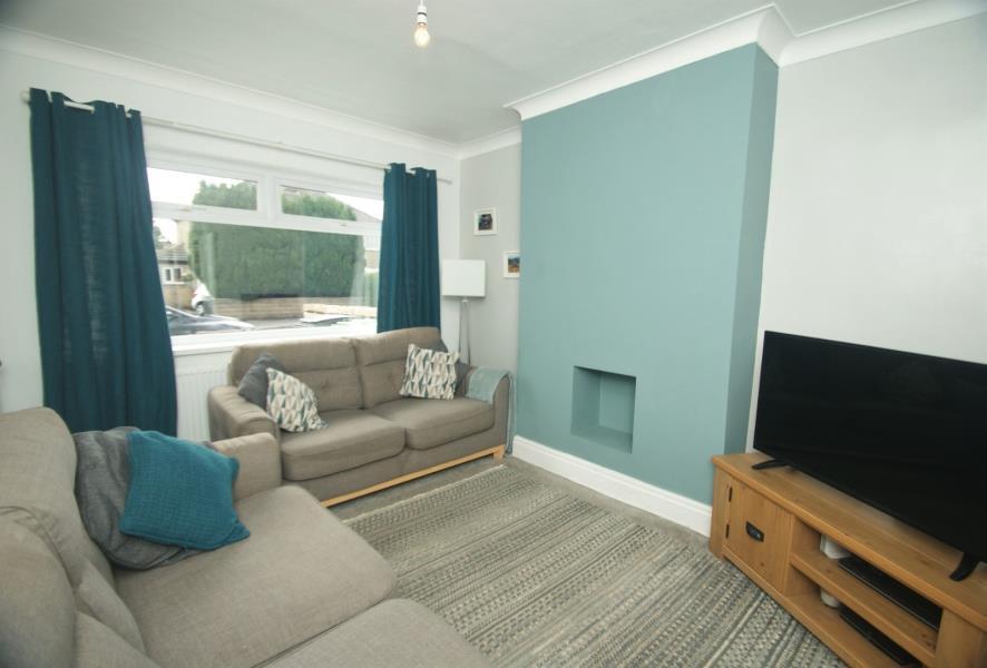 MOORFIELD CRESCENT, PUDSEY, LS28 8BR 3 bed terraced house £895 pcm (£