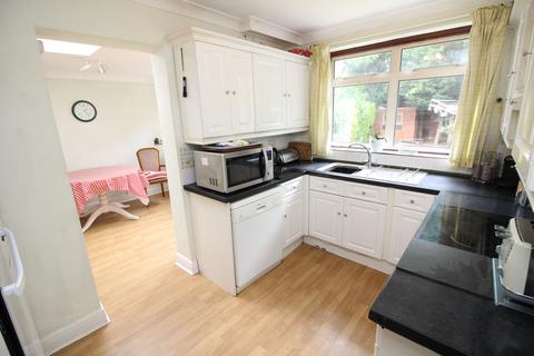 10 Willowhayne Gardens, Worcester Park, KT4 8TH