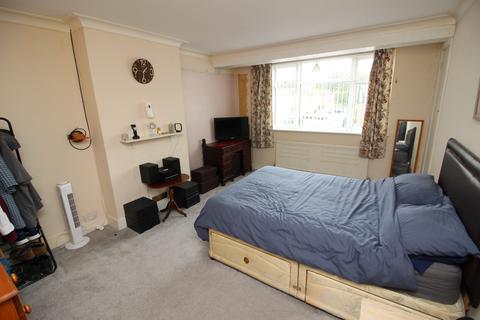 10 Willowhayne Gardens, Worcester Park, KT4 8TH