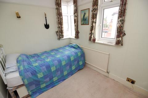 10 Willowhayne Gardens, Worcester Park, KT4 8TH