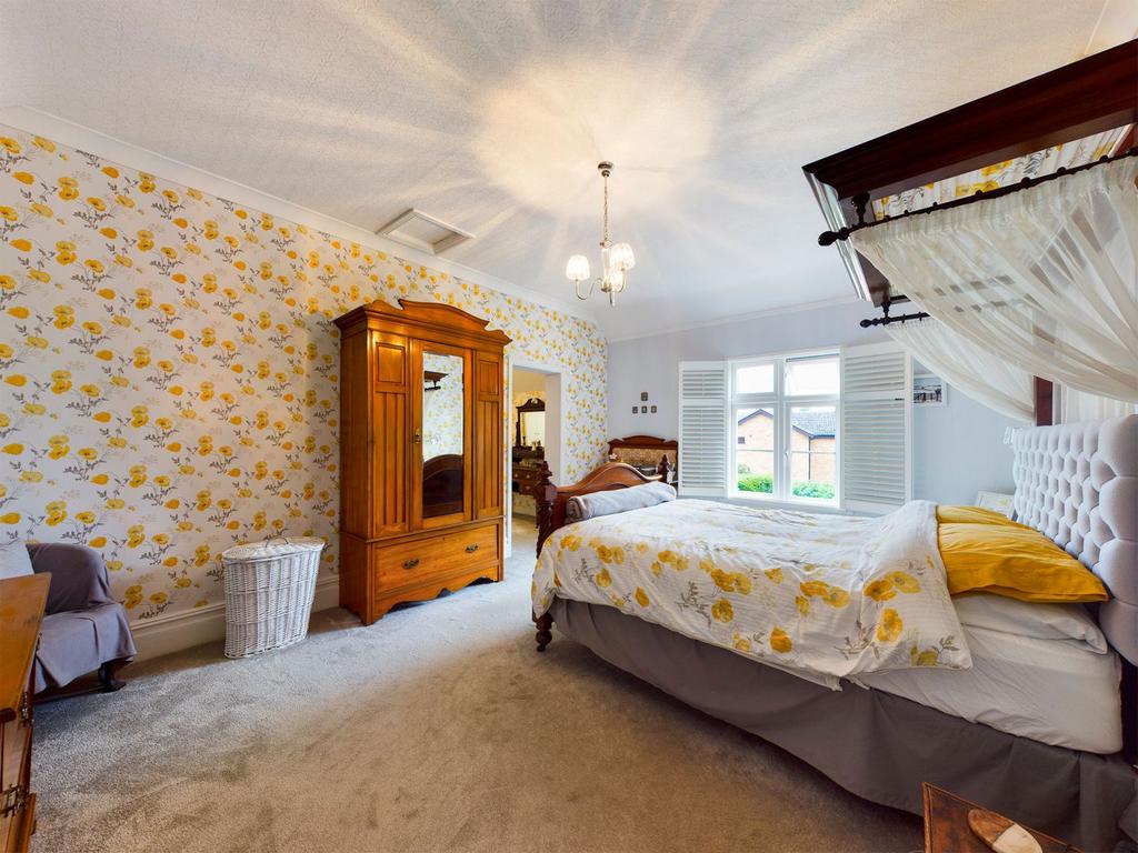 Principal bedroom suite