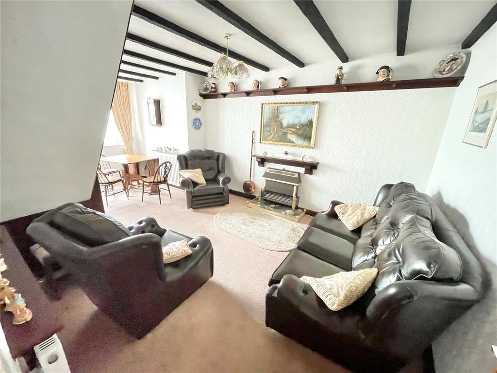 Dartmouth Road, Cannock, WS11 1HF 3 bed detached house £330,000