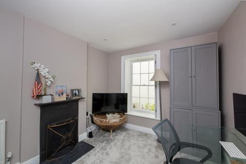 18 Wellington Terrace, Bristol, BS8 4LE
