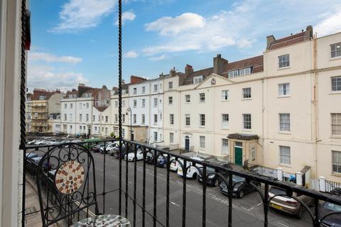 18 Wellington Terrace, Bristol, BS8 4LE