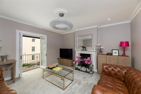 18 Wellington Terrace, Bristol, BS8 4LE