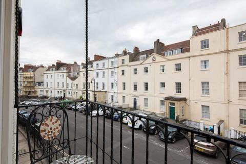 18 Wellington Terrace, Bristol, BS8 4LE