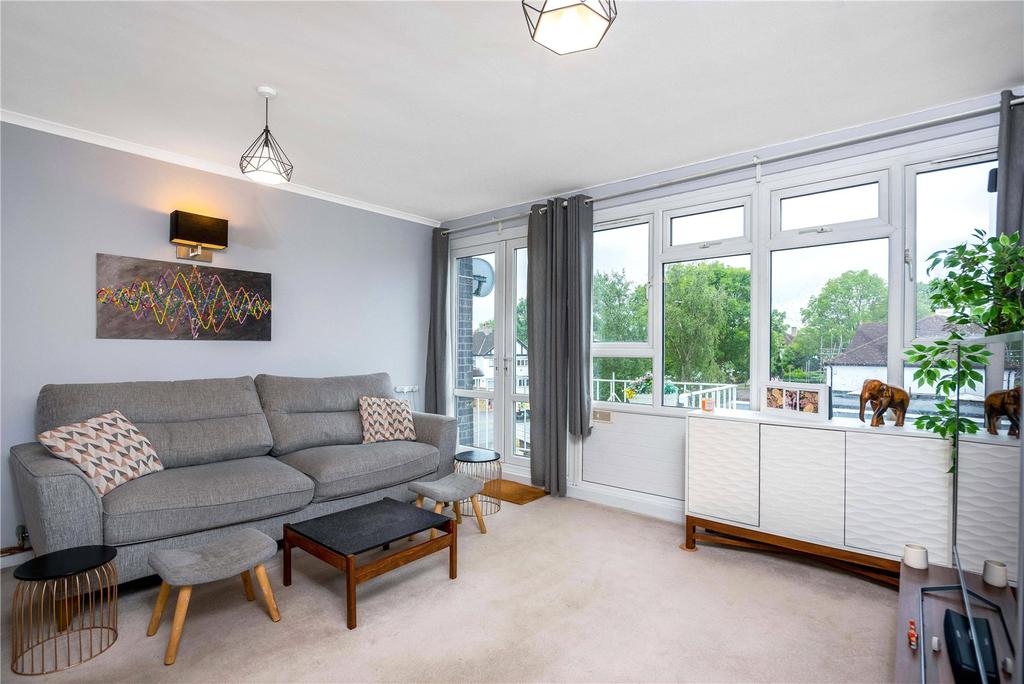 Crest View Drive, Petts Wood, Orpington, Kent, BR5 2 bed apartment £