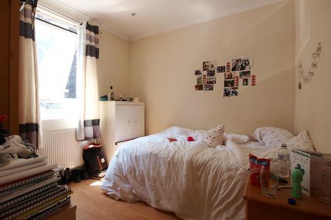 3 bedroom flat to rent, Kings Cross Road, Kings Cross, WC1X