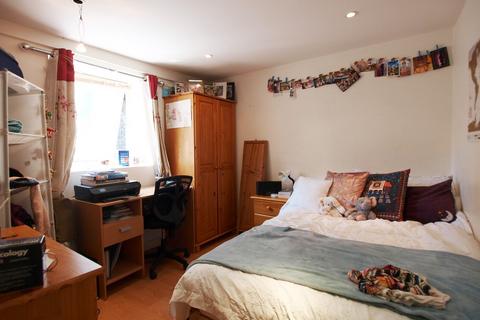 3 bedroom flat to rent, Kings Cross Road, Kings Cross, WC1X