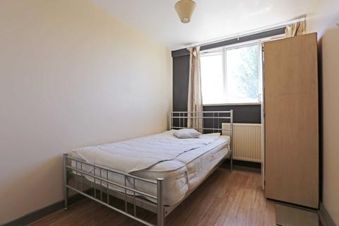 1 bedroom flat to rent - Penn Gardens, Romford, RM5