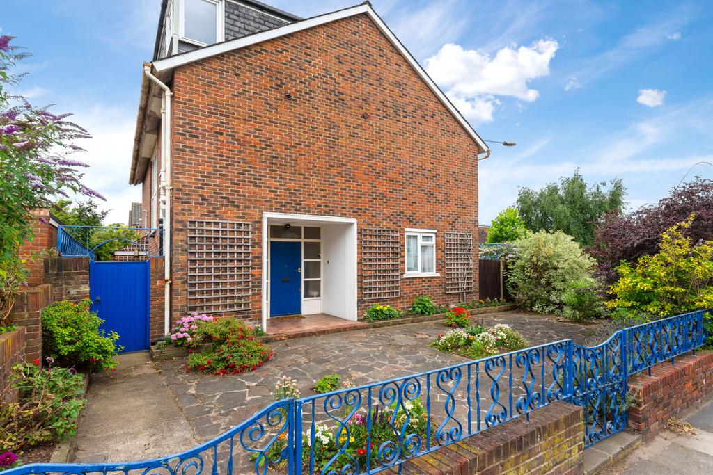 Kings Road, Kingston Upon Thames, KT2 5 bed detached house £1,400,000