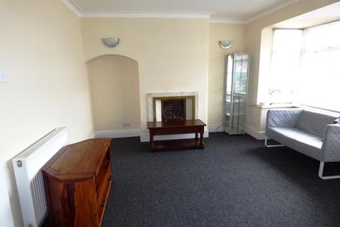 3 bedroom terraced house for sale - South End Grove, Leeds LS13
