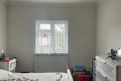 2 bedroom flat to rent, Welldon Crescent, Harrow, Middlesex, HA1 1QQ
