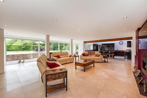 5 bedroom detached house for sale, Greyfriars Lane, Storrington, West Sussex, RH20