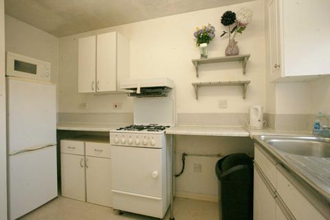 1 bedroom flat to rent - Fenman Gardens, Goodmayes, IG3