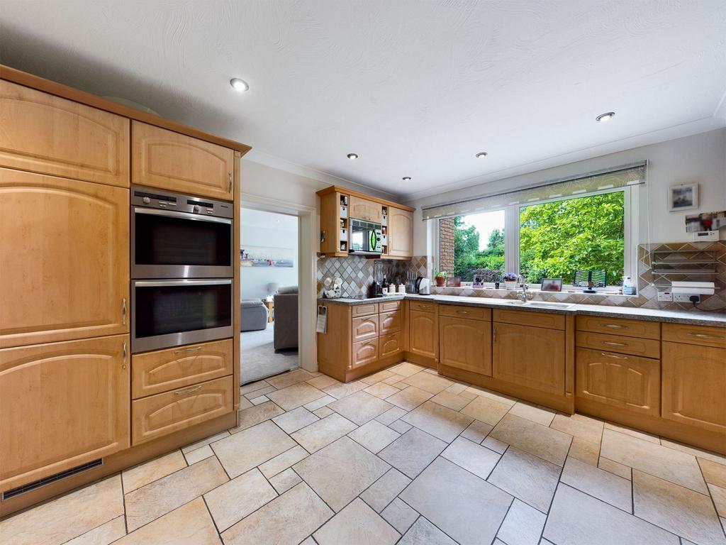 Kitchen / breakfast room