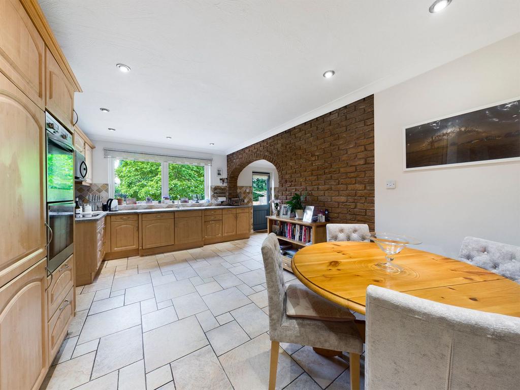 Kitchen / breakfast room