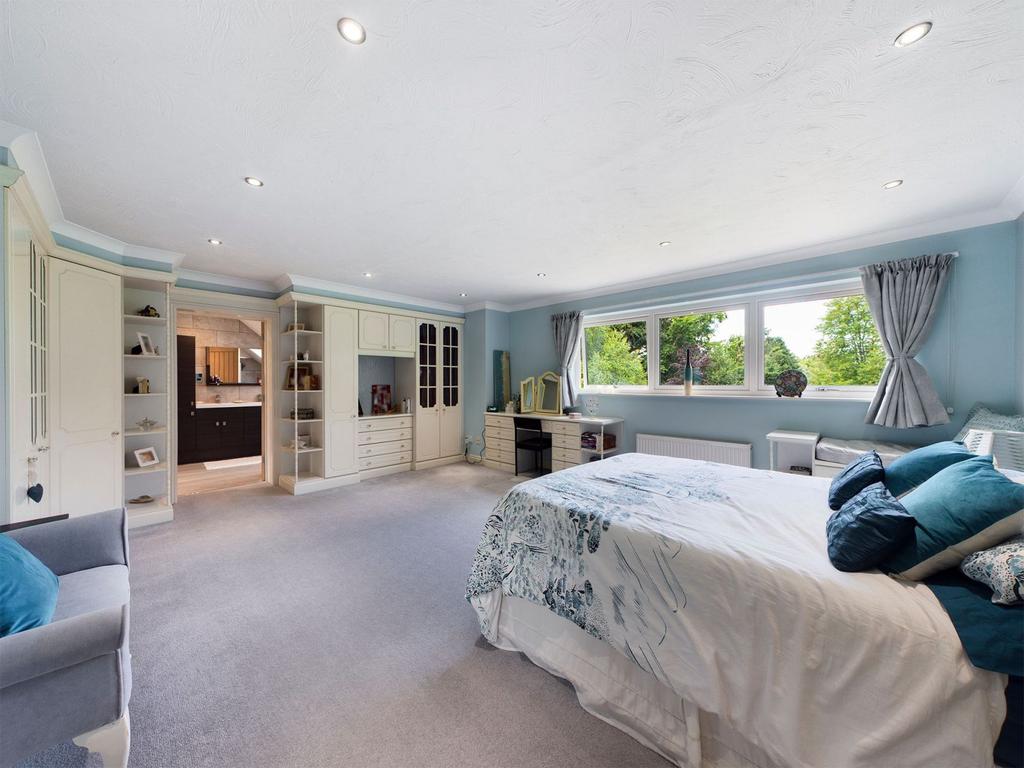 Principal bedroom